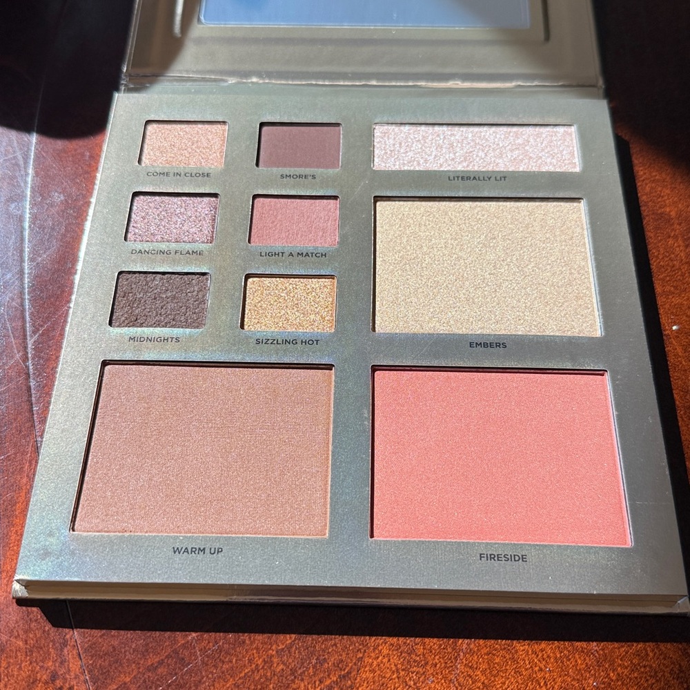 ICONIC London Heat of the Moment Palette